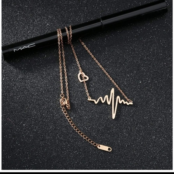 🔥😍Dainty heartbeat necklace - Picture 3 of 3